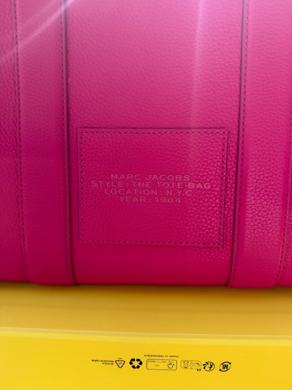Marc Jacobs Hot Pink The Tote Bag Large Leather Tote with Removable Strap - Picture 7 of 12